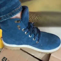 بوت ونیم بوت وکفش|کیف، کفش، کمربند|نور, |دیوار