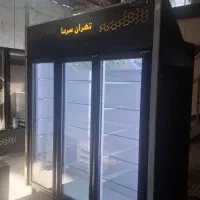 فریزر یخچال ویترینی بدنه رنگی سفید و سیاه ، استیل