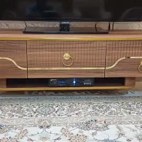 میز زیر تلویزیون تمیز