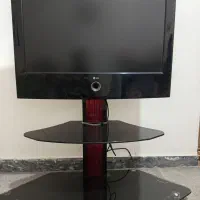 تلویزیون ال سی دی ۳۲اینچ همراه با میز