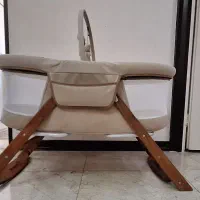 تخت کنار مادر