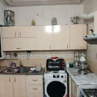 کابینت همراه با هود و سینک زیر همراه ویترین