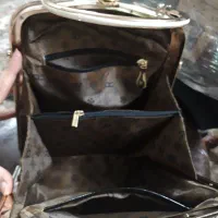 کیف ورنی مشکی،کیف ورنی کرم|کیف، کفش، کمربند|قم, چهل درخت|دیوار