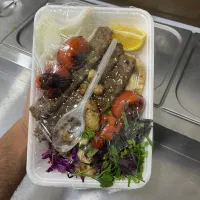 نیازمند اشپز و کمک اشپز برای رستوران دهبکری|استخدام خدمات فروشگاه و رستوران|کرمان, |دیوار