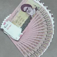 ۱۷ اسکناس ۲۰۰۰ ریالی حسینی بهمنی نو