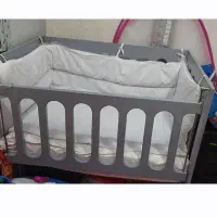 تخت گهواره ای کنار مادر