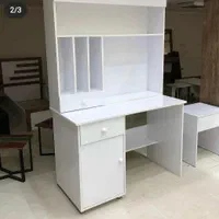 میز تحریر و کامپیوتر.|میز تحریر و کامپیوتر|اراک, |دیوار