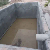 باغچه چهاردیواری دارای استخرودرختان انار