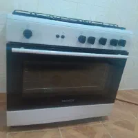 گاز فر یک بار روشن شده