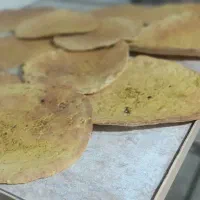 نان محلی با آرد گندم محلی