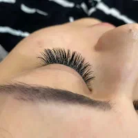 کاشت و اکستنشن مژه