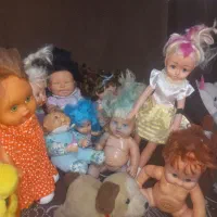 فروش تعدادی عروسک و اسباب بازی