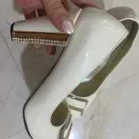 کفش ورنی