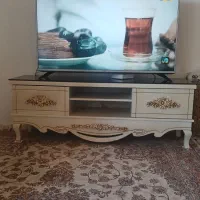 یک عدد زیرتلوزیون وبوفه سالم سالم نونو