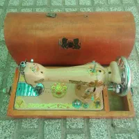 چرخ خیاطی صورتی