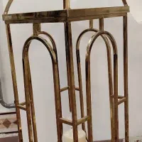 کنار سالنی فانوس