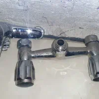 روشویی با شیر کامل و تعدادی شیرالات .فلاش تانک|لوازم سرویس بهداشتی|صدرا-فارس, فاز ۱|دیوار