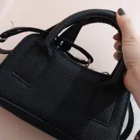 کیف دوشی|کیف، کفش، کمربند|رشت, استقامت ۱|دیوار