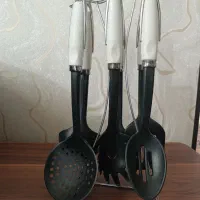 کفگیر و ملاقه استفاده نشده.|ظروف پخت‌وپز|بیجار, |دیوار