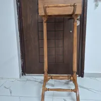 جا آویز لباس چوبی ایستاده