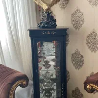 ویترین و مجسمه و تابلو