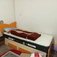 تخت خواب و کمد