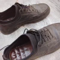 کفش اصل چرم سایز 41کم پوشیده شده بدون ایراد