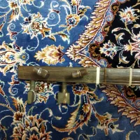 سه تار منسوب به عشقی|سازهای سنتی|همدان, |دیوار