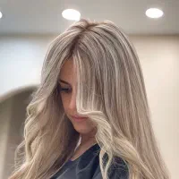 خدمات و آموزش تخصصی رنگ مو و  ناخن