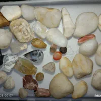 نگین های کمیاب عقیق،زمرد،یاقوت،کهربا،اوپال|جواهرات|قم, چهل اختران|دیوار