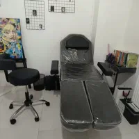 تخت و صندلی و آرم رست مخصوص تتو