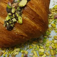 وردست قنادی و فروشنده خانم