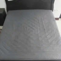 تخت چوبی دو نفره با تشک (کارکرده)