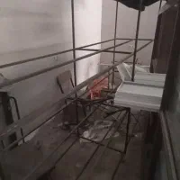 فروش تعدادی میز شیشه ای و قفسه آهنی و آلومینیومی|فروشگاه و مغازه|دهدشت, |دیوار