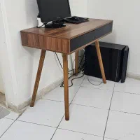 میز تحریر و کامپیوتر شلف دار