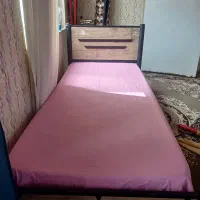 تخت وتشک یه نفره سالم مناسب برای ویلاهای اجاره ای