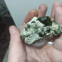 گارنت سبز یا همون یاقوت سیلان یل یاقوت سبز|جواهرات|رامسر, |دیوار