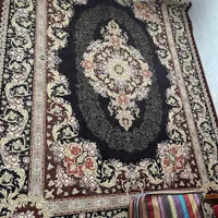 فرش ۹ متری در حد نو به ابعاد ۲/۵ در ۳/۵