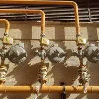 تعمیرات و تاسیسات اب و گاز