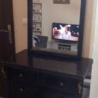 میز با آینه