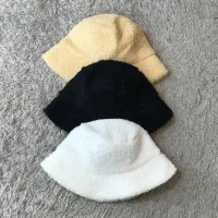 کلاه باکت|لباس|شیروان (خراسان), |دیوار