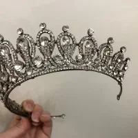 لباس عروس نو و تاج|لباس|تهران, مینای شمالی (مخبر)|دیوار