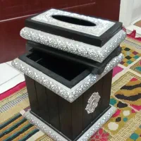 میز تلفن و سطل زباله