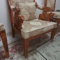 مبل ۳نفره به همراه ۴تایک نفره و ۲تامیزبان