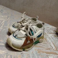 کتونی بچگانه خارجی سایز 24کاملا سالم وتمیز