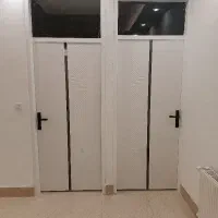 نرده استیل. درب چوبی صبوری