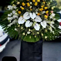 تاج گل پایه سبد و دسته گل ماشین عروس خدمات تشریفات