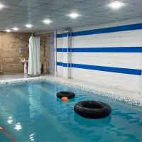 ویلاباغ و‌استخر اب گرم و‌سرپوشیده