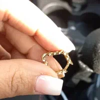 طلا انگشترودستبند با۲درصد بالای تابلو