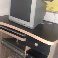 کامپیوتر خانکی به همراه میز و وسیله های جانبی|رایانه رومیزی|شهرضا, |دیوار